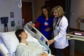 Doctor with patient: online training Doctor with patient: online training